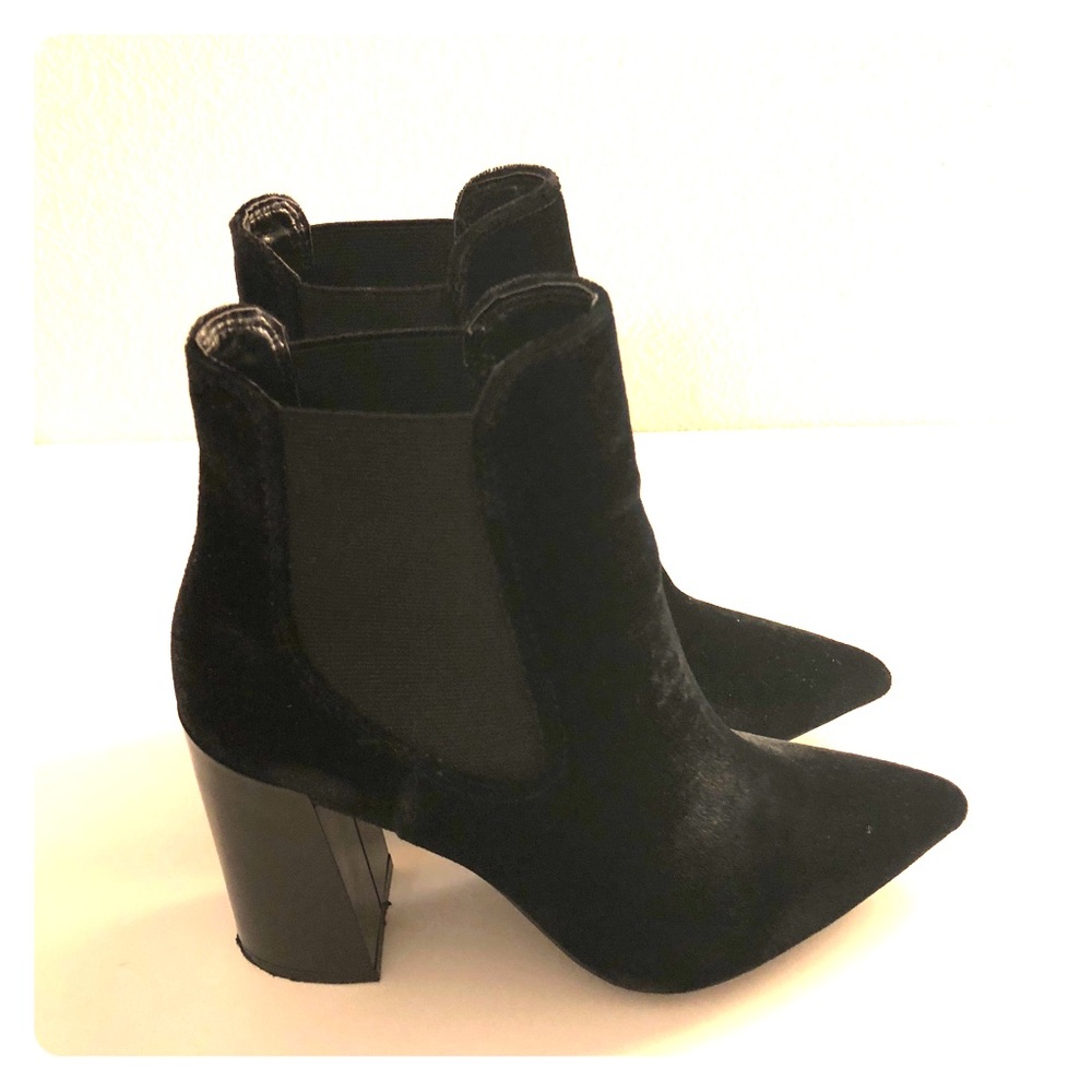 Velvet. Boots!